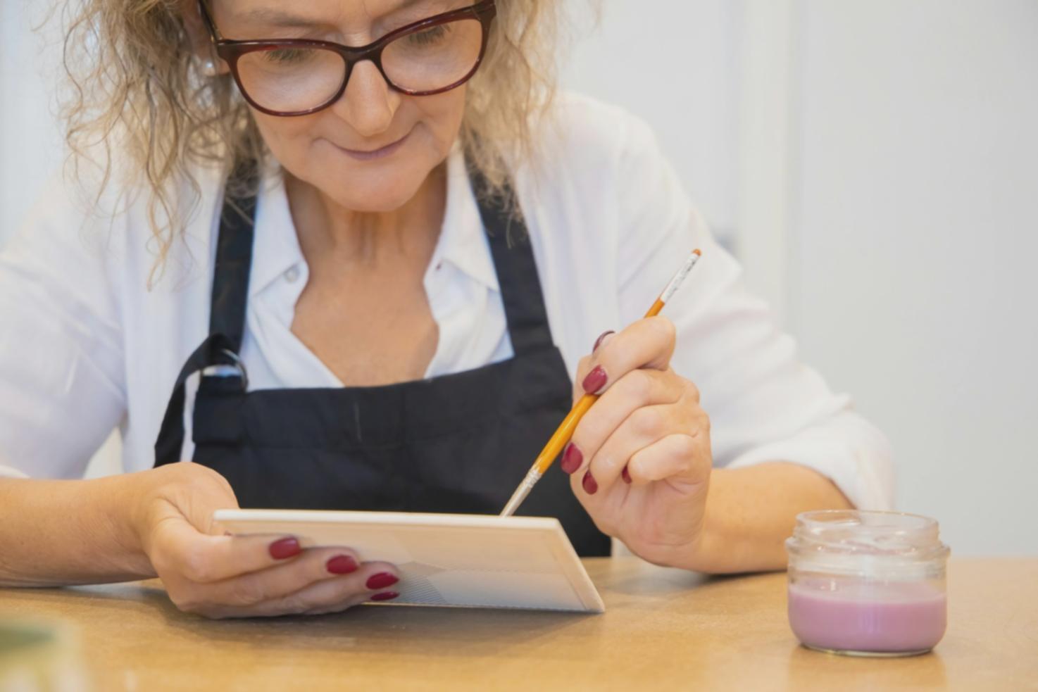 Tecniche di disegno tradizionale con matite e carboncini