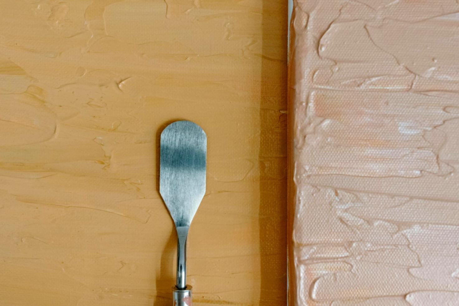 Studente durante una lezione di disegno fantasy